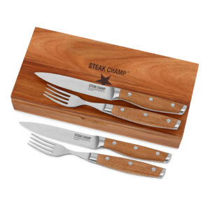 Set de 2 cuțite pentru friptură și 2 furculițe “The 4 Musketeers” – Steak Champ